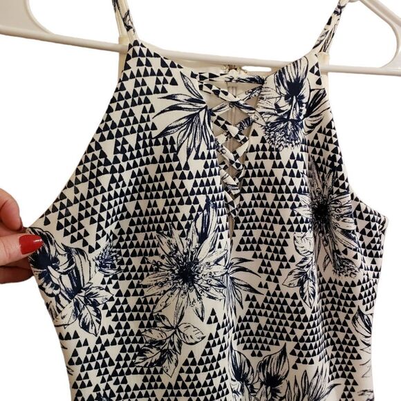 Guess Dress   - Picture 3 of 14